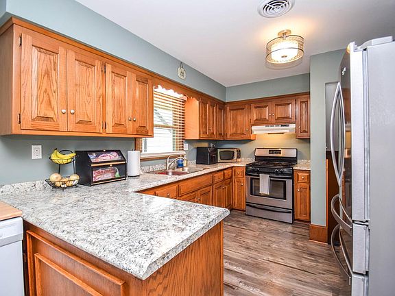 5th image of 836 S 95th STREET
