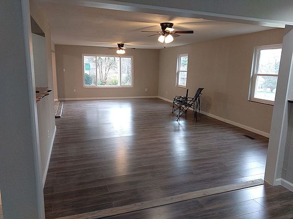 5th image of 2449 Brooks Ave