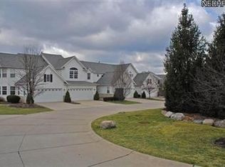 645 Linsberry Ct, Avon Lake, OH