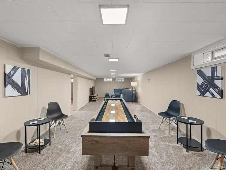 Building's Lounge