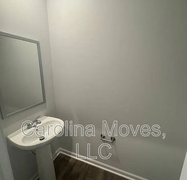 409 Mariene Dr — Photo 4