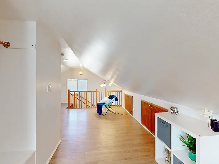 713 N Broadway St — Photo 32