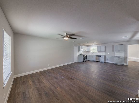 5th image of 5043 Guinevere Dr