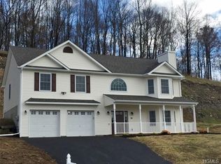 24 Rebecca Dr, Middletown, NY 10940