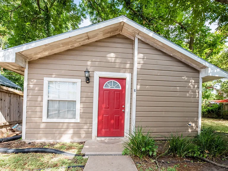 4704 Evans Ave — Photo 1