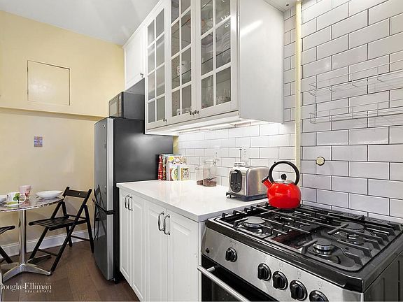 5th image of 3115 Broadway APT 55