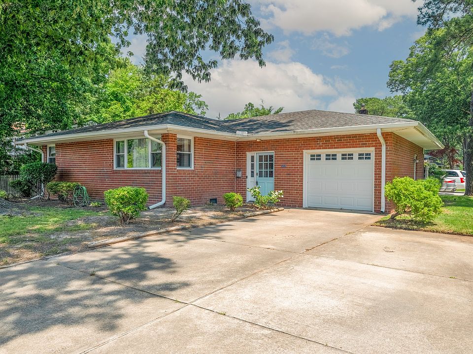 1st image of 4016 Edinburgh Dr