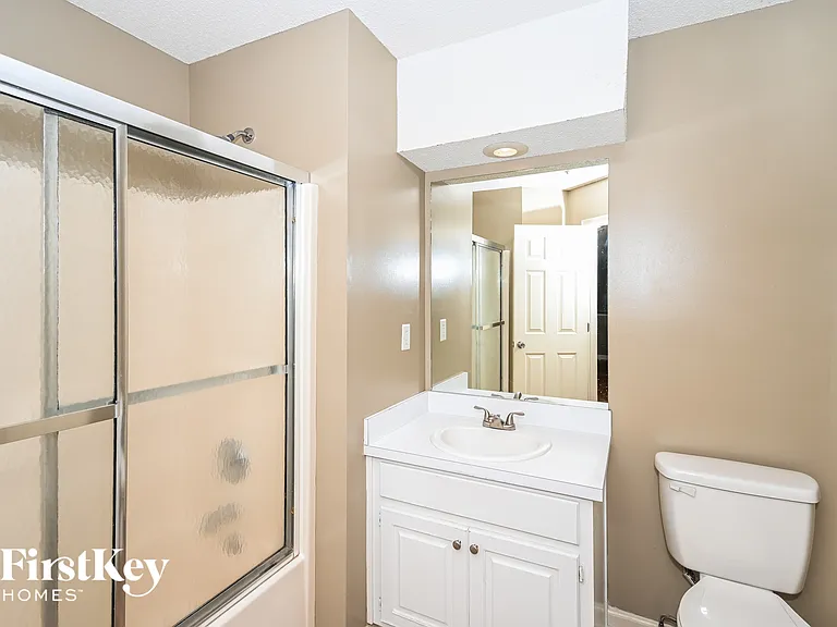 5802 Millers Pond Ln — Photo 14