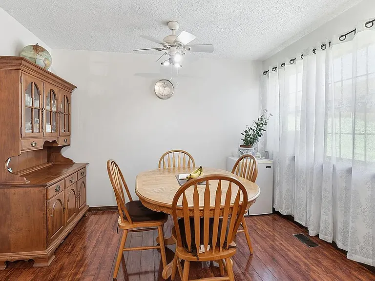1153 S Sable Blvd #A — Photo 5