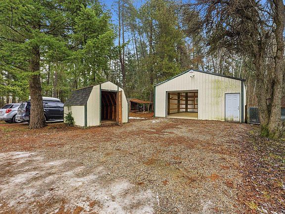 3rd image of 148 Sportsman Access Rd