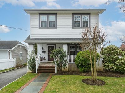 50 Poplar Street, Westbury, NY, 11590