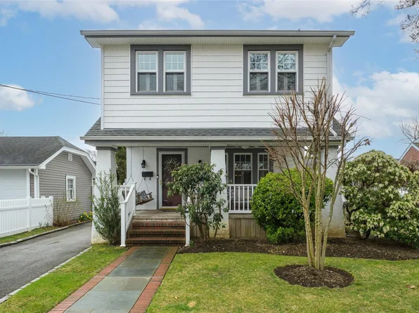 50 Poplar Street, Westbury, NY 11590