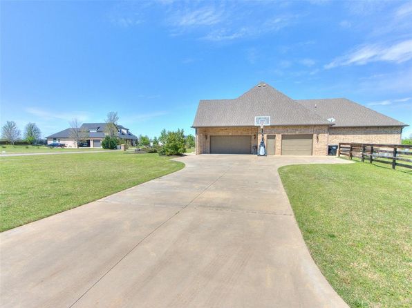 1639 Walnut Way, Goldsby, OK 73093