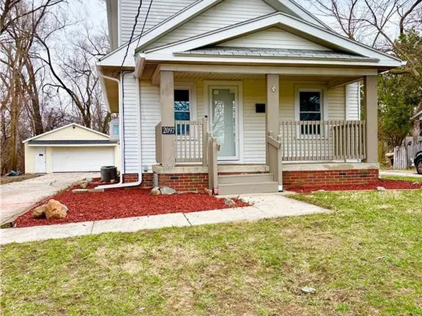 2097 Maginnis Rd, Oregon, OH 43616