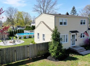 68 Applegate Ave, Monroe Township, NJ 08831