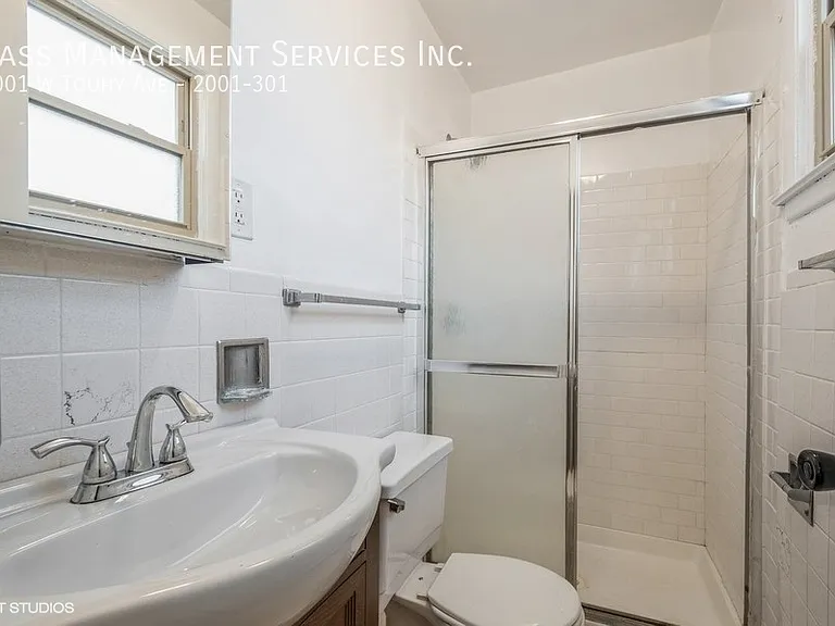 2001 W Touhy Ave #301 — Photo 5