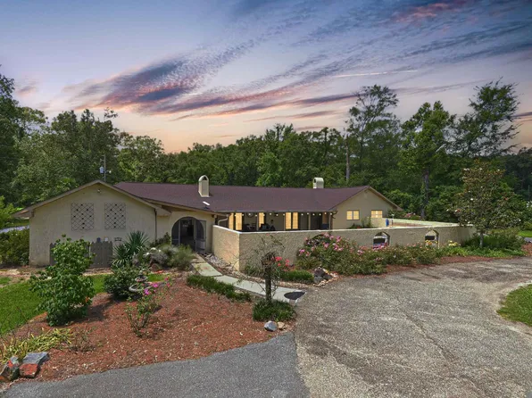 3374 Greenbriar Rd, Ethel, LA 70730
