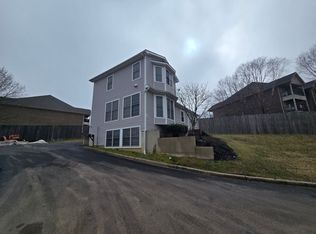 2405 Blankenbaker Rd, Louisville, KY 40299