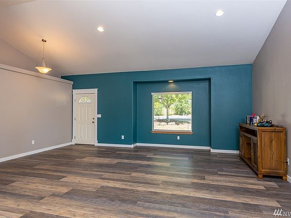 3rd image of 207 Fenway Ct