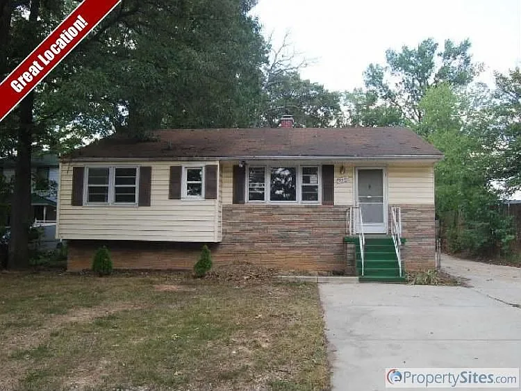 9010 Magnolia Ave photo 1