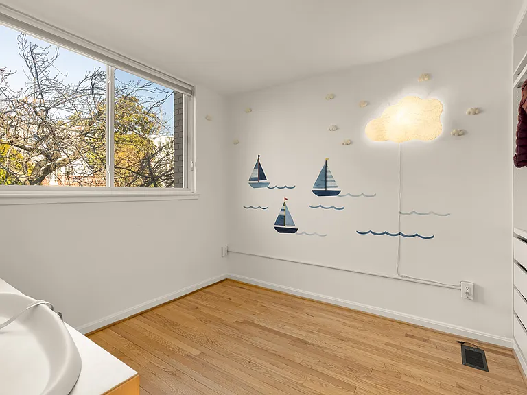 1733 Harvard St NW — Photo 17