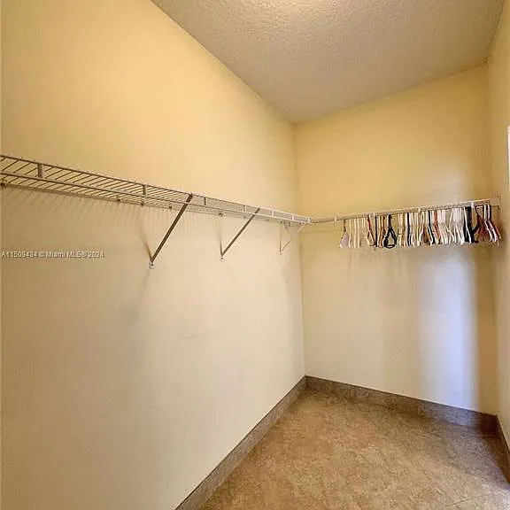 2591 SW 190th Ave — Photo 15