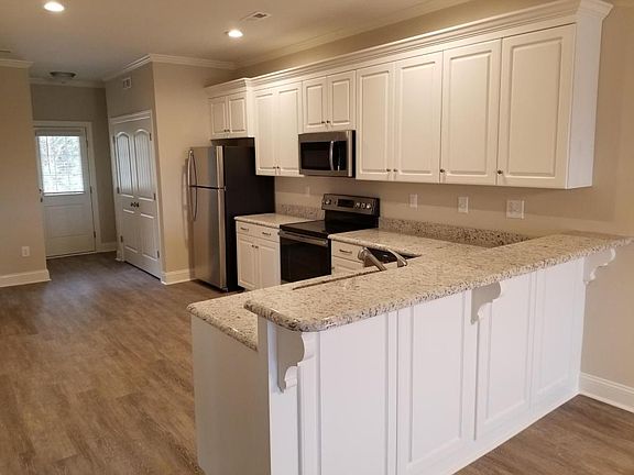 3rd image of 2305B Brookville Dr