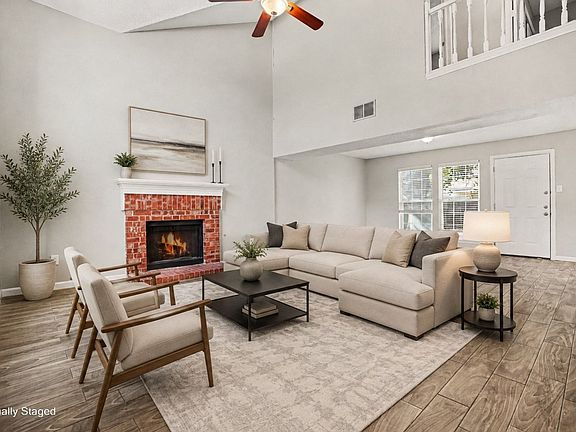 4th image of 307 Hopewell St