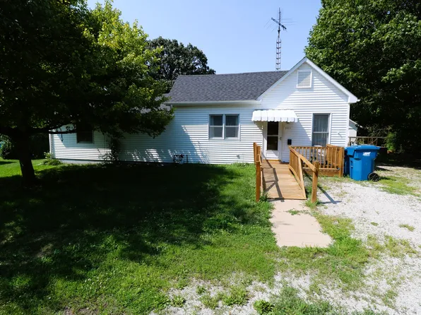 301 W Fifer St, Colfax, IL 61728