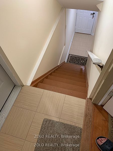 1st image of 175 Mabley Cres
