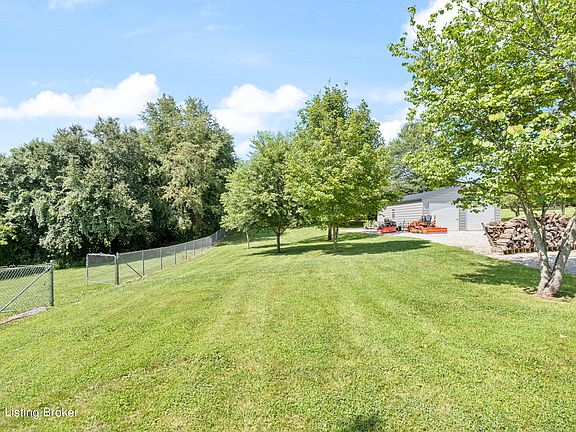 3rd image of 85 McClain Heights Dr