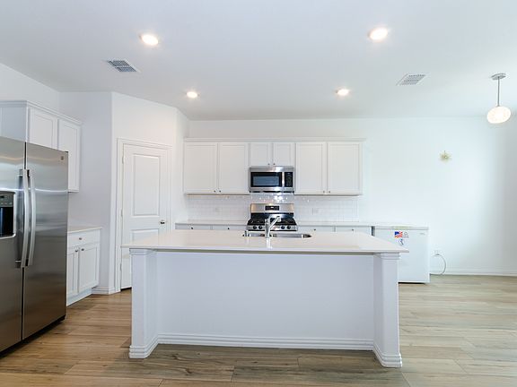 4th image of 1222 Sequoia Ln