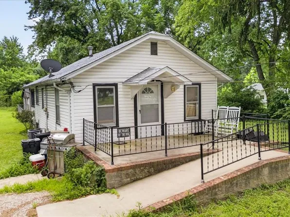 1036 Hollywood Heights Rd, Caseyville, IL 62232