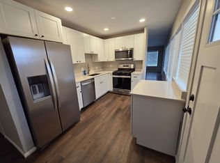 611 Austin Ln, Herndon, VA 20170