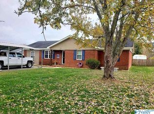 1902 Shoal Creek Trl NE, Arab, AL 35016