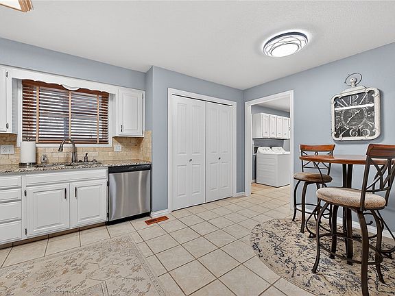 5th image of 522 Lee Town Dr