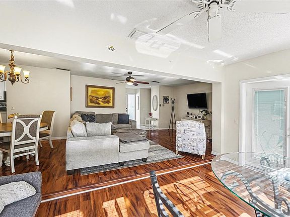 5th image of 2111 Timber Ln