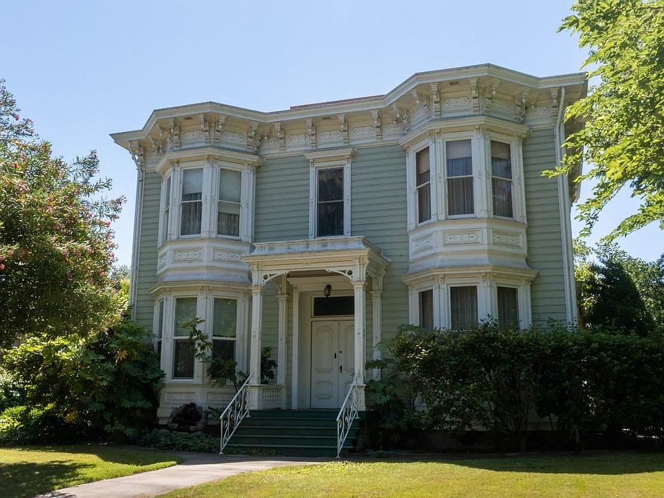 1st image of 976 Franklin Ave