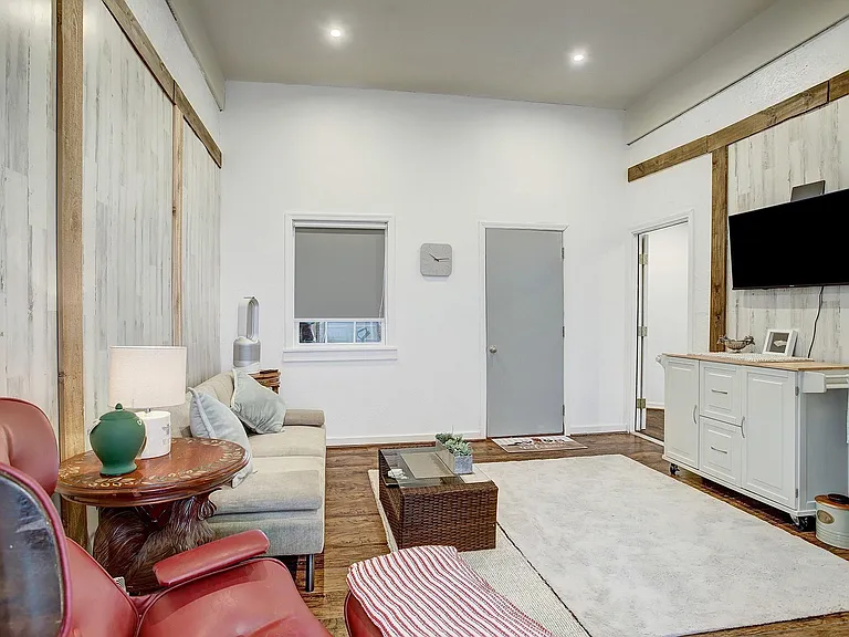 5303 Tallow Ln — Photo 31