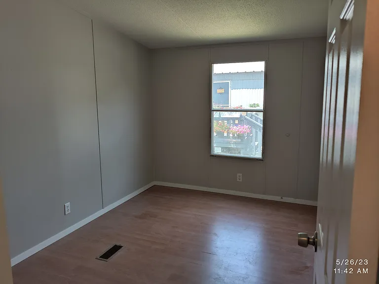 307 Jones Cir — Photo 11