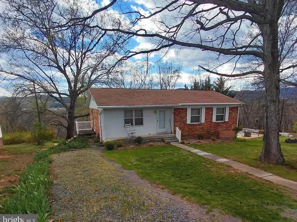 201 Woodlawn Dr, Petersburg, WV 26847