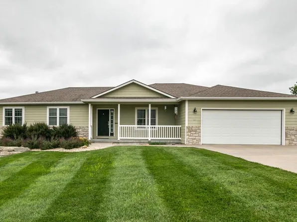 221 Highland Pointe Dr, Manhattan, KS 66503