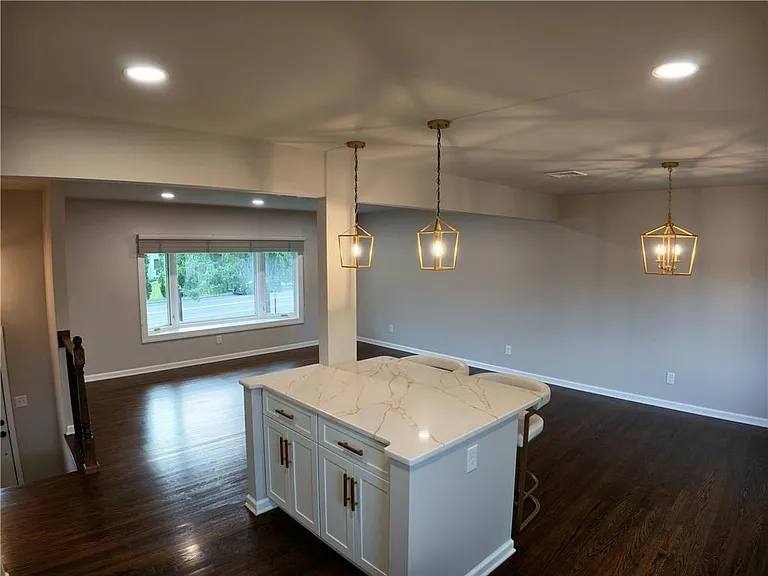 2834 Center St — Photo 17