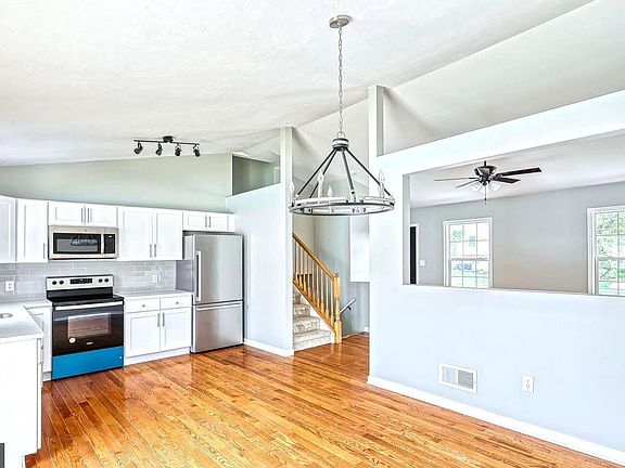 4th image of 1678 Beech Ln