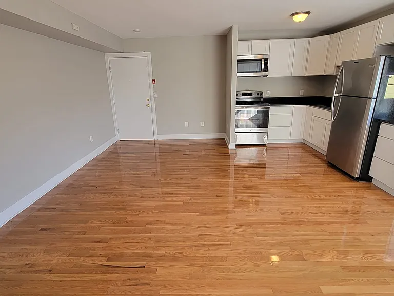 240 Sheffield Ave #1BB — Photo 3