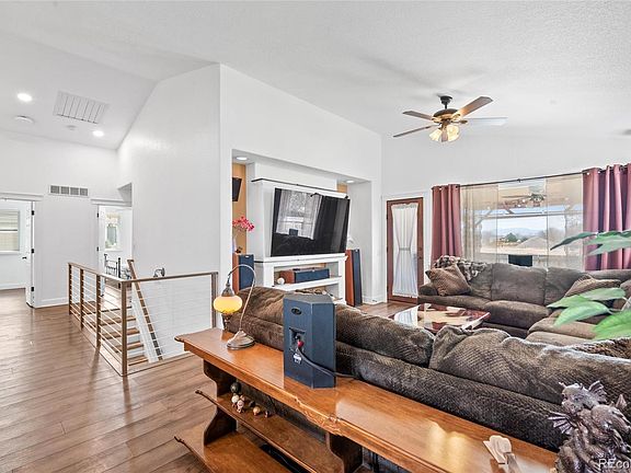 4th image of 271 Terra Vista Street