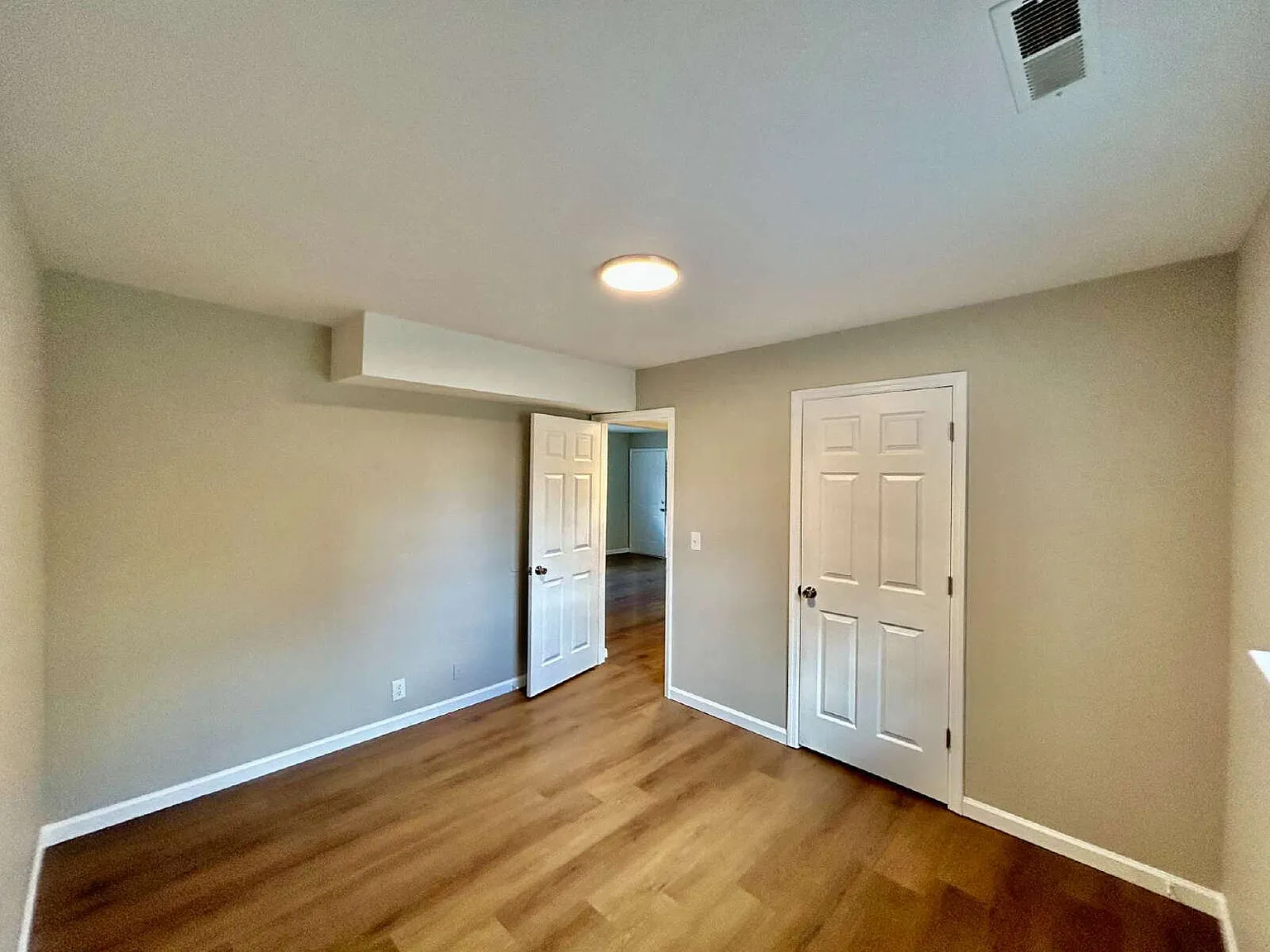 2 bed, 1.0 bath, 900 sqft, $925 — Photo 4
