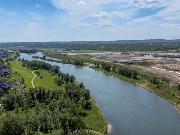 125 SW Wolf Hollow Cres SE #405, Calgary, AB T2X 1T8
