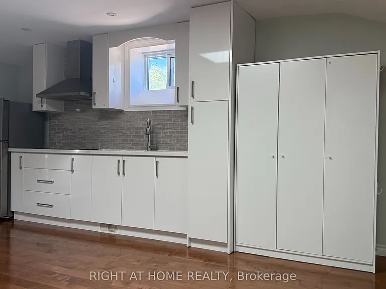 1088 Pearson Dr #1 — Photo 3
