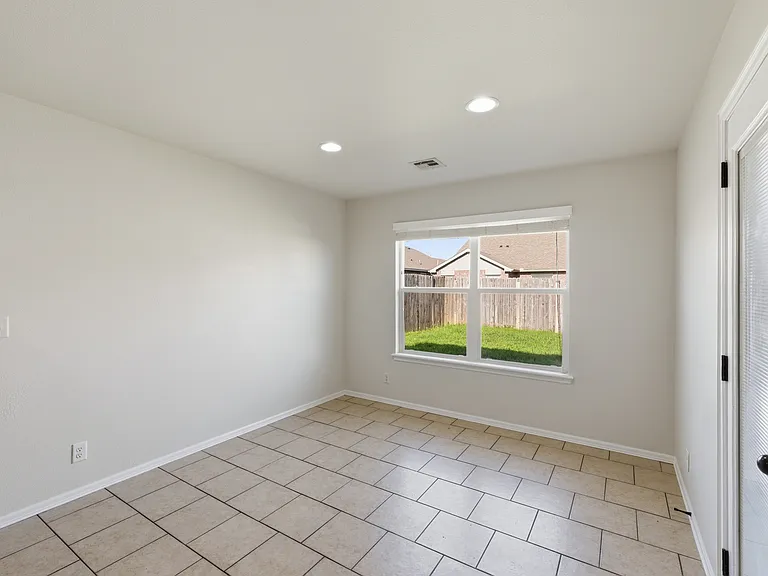 10450 S James St — Photo 10